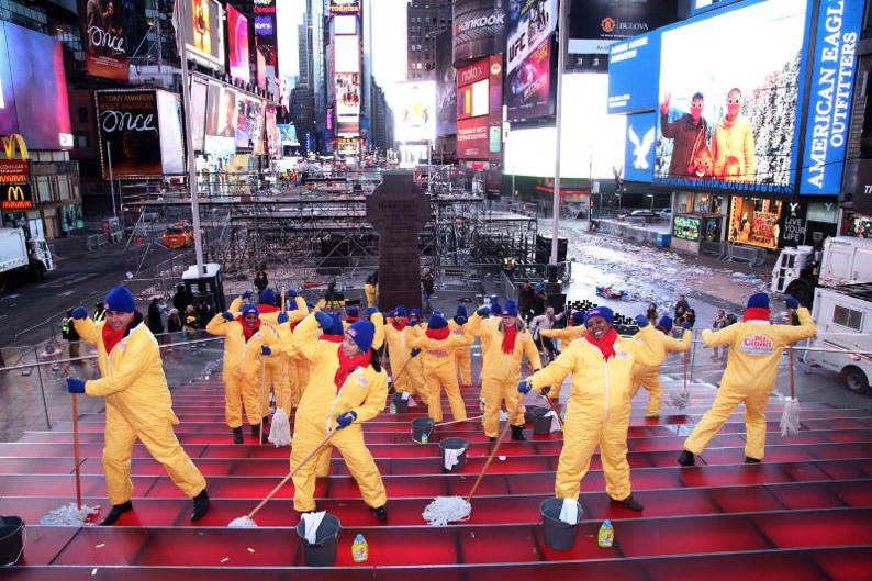 * times-square-clean-up.jpg